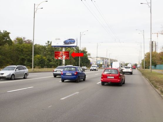 Фото рекламної площини за адресою Братиславская ул. - ул. Крайняя (300 м), в сторону супермаркета "Эпицентр", рынка "Троещина"