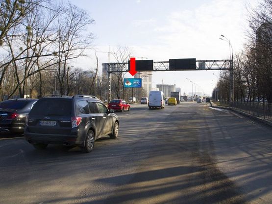 Фото рекламной плоскости по адресу Кольцевая дорога - ул. Теремковская, разделитель, в сторону Одесской пл.