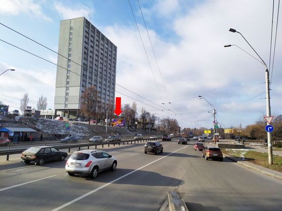 Фото рекламной плоскости по адресу Победы пр. 57, ст.м. "Берестейская", из центра