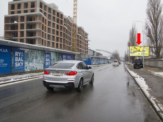 Фото рекламной плоскости по адресу Электриков ул., 23-Б, возле ЖК "Рыбальский", в сторону спорт.клуба "Пятый элемент"