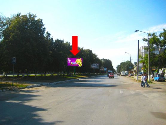 Фото рекламної площини за адресою Грушевского ул. / ул. Тимирязева, разделитель, в центр Фото рекламної площини за адресою Грушевского ул. / ул. Тимирязева, разделитель, в центр