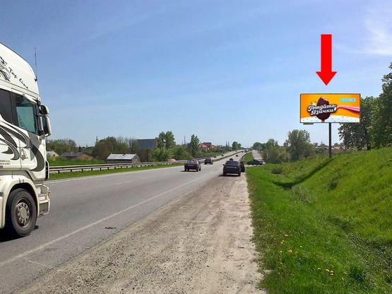 Фото рекламної площини за адресою Трасса Львов - Чоп, с. Солонка, выезд из города