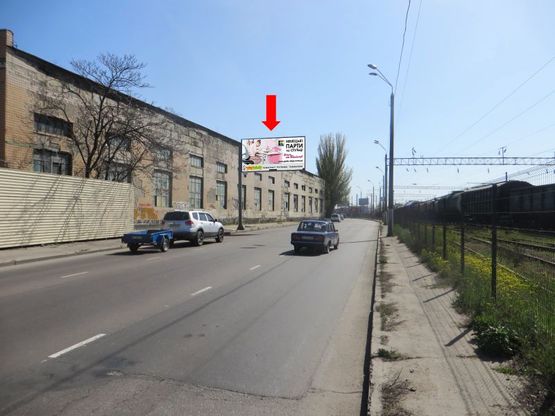 Фото рекламної площини за адресою Атамана Головатого ул, 141 в сторону центра