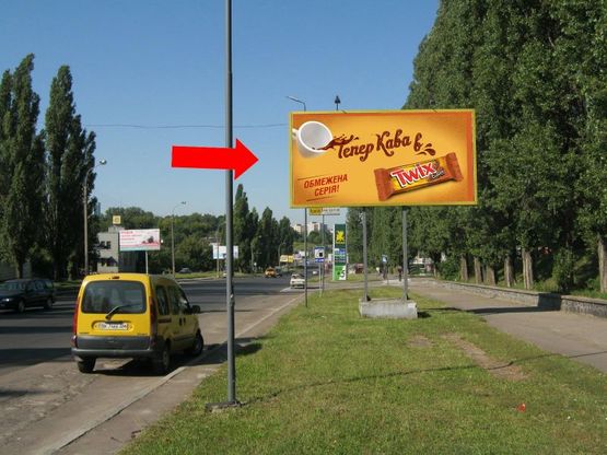 Фото рекламної площини за адресою Шухевича ул., 18, возле АЗС "ОККО", 600 м. до супермаркета "Thrash", в центр