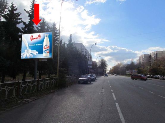 Фото рекламної площини за адресою Минайская ул. / пл. Кирилла и Мефодия, возле отеля "Закарпатье-Интурист", из центра