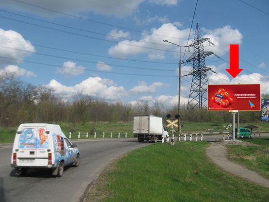 Фото рекламної площини за адресою Магистральная ул., 94 возле ж/д переезда, из центра