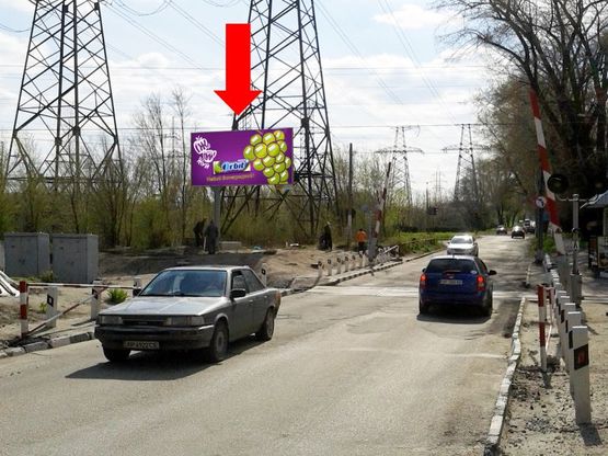Фото рекламной плоскости по адресу Верхняя ул. / Рекордная ул., возле ж/д переезда, в сторону Соборный пр. (бывш. Ленина пр.)