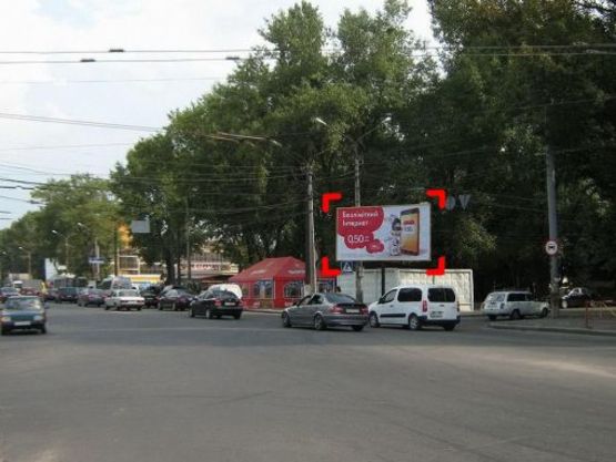 Фото рекламной плоскости по адресу вул. П. Мирного, 70 – пр. Миру Фото рекламной плоскости по адресу вул. П. Мирного, 70 – пр. Миру