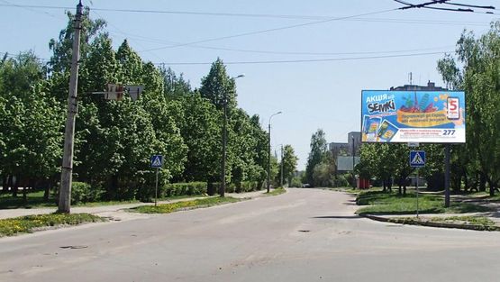 Фото рекламной плоскости по адресу Доценко ул., 30,  / ул. Г. Пухова Фото рекламной плоскости по адресу Доценко ул., 30,  / ул. Г. Пухова