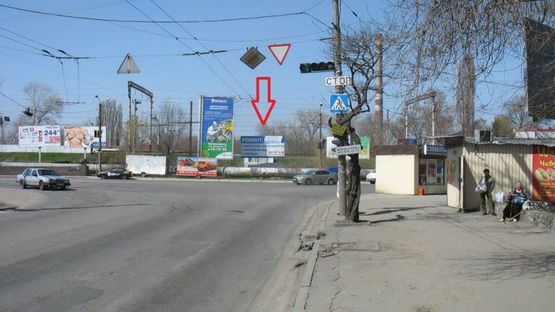 Фото рекламной плоскости по адресу Воронцова пр. - ул. Коруны, маг АТБ, въезд на мост, правый Фото рекламной плоскости по адресу Воронцова пр. - ул. Коруны, маг АТБ, въезд на мост, правый