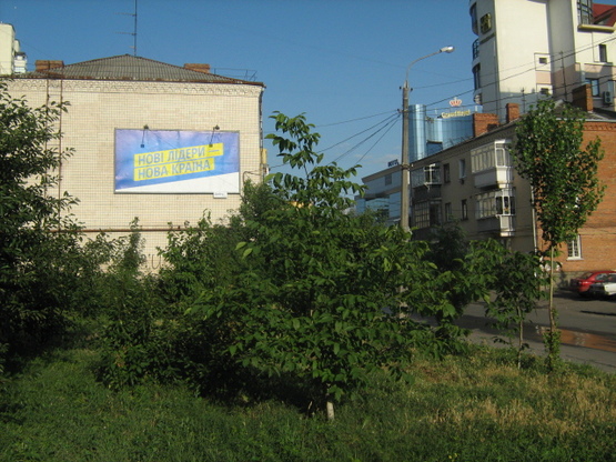 Фото рекламной плоскости по адресу Подольская ул / Камянецкая ул, фасад Фото рекламной плоскости по адресу Подольская ул / Камянецкая ул, фасад