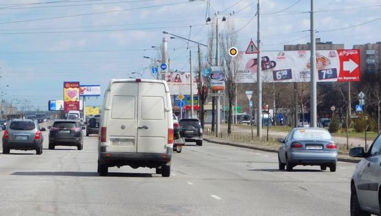 Фото рекламної площини за адресою Ватутина пр-т, 220 м от моста Бальзака, в направлении Керченской площади, левый Фото рекламної площини за адресою Ватутина пр-т, 220 м от моста Бальзака, в направлении Керченской площади, левый