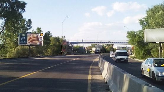 Фото рекламной плоскости по адресу Днепровское шоссе, 170 м до пункта ДПС, въезд в Киев Фото рекламной плоскости по адресу Днепровское шоссе, 170 м до пункта ДПС, въезд в Киев