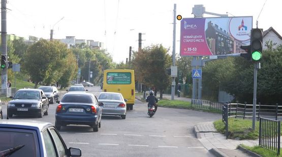 Фото рекламной плоскости по адресу Гетьмана Мазепы ул / Миколайчука ул, от центра Фото рекламной плоскости по адресу Гетьмана Мазепы ул / Миколайчука ул, от центра