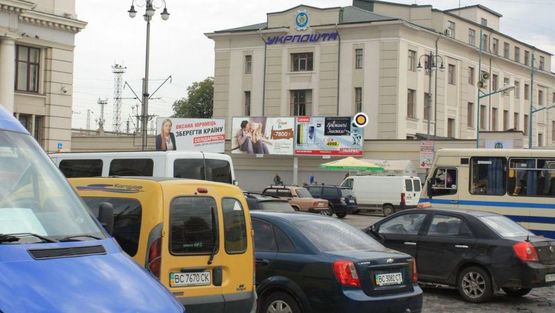 Фото рекламної площини за адресою Дворцовая пл. правый Фото рекламної площини за адресою Дворцовая пл. правый