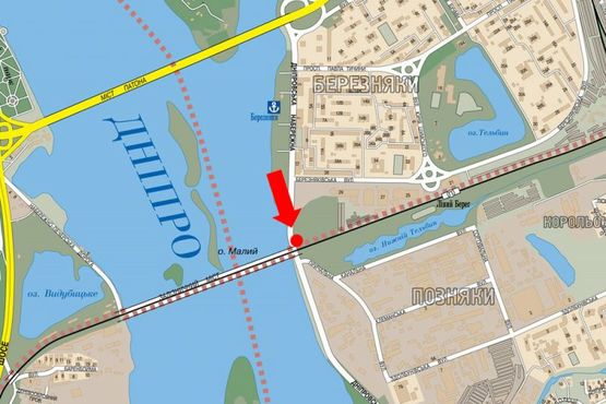 Схема рекламной плоскости по адресу Днепровская Набережная / мост Дарницкий, светофор, в сторону Бажана пр., правая